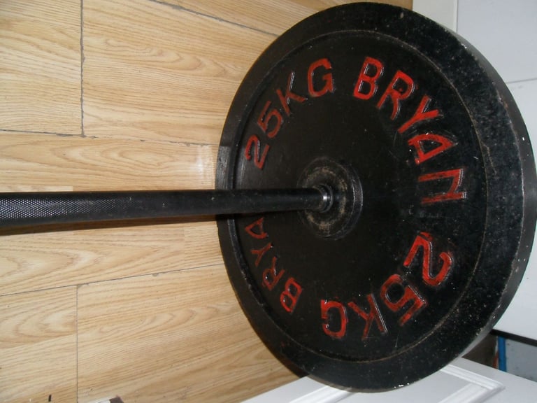 2x 25kg Black Cast Iron Weight Plates + Bar