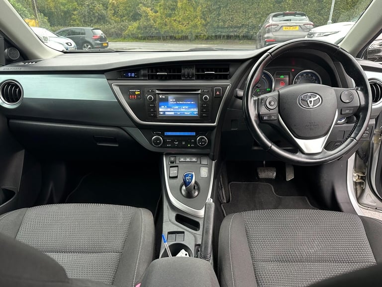 Toyota Auris 1.8 VVT-h Icon CVT Euro 5 (s/s) 5dr Petrol/Electric Hybrid Automatic