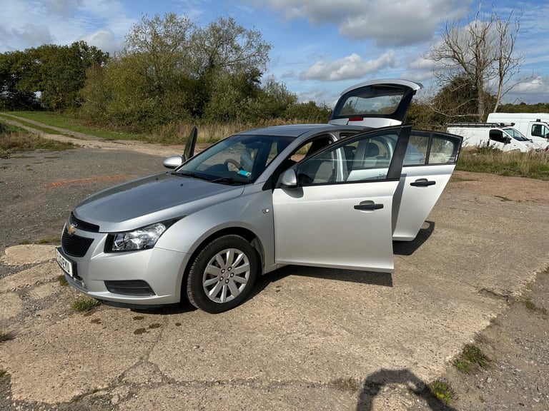 2013 Chevrolet Cruze 1.6 LS 5 DR HATCHBACK HATCHBACK Petrol Manual
