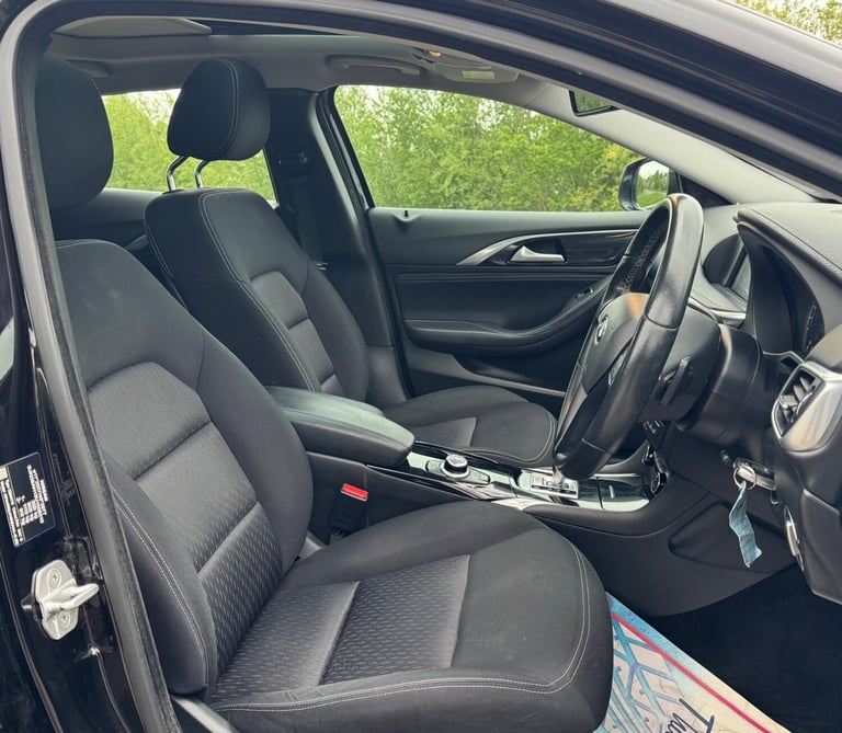 2016 Infiniti Q30 2.2d Premium DCT Euro 6 (s/s) 5dr HATCHBACK Diesel Automatic