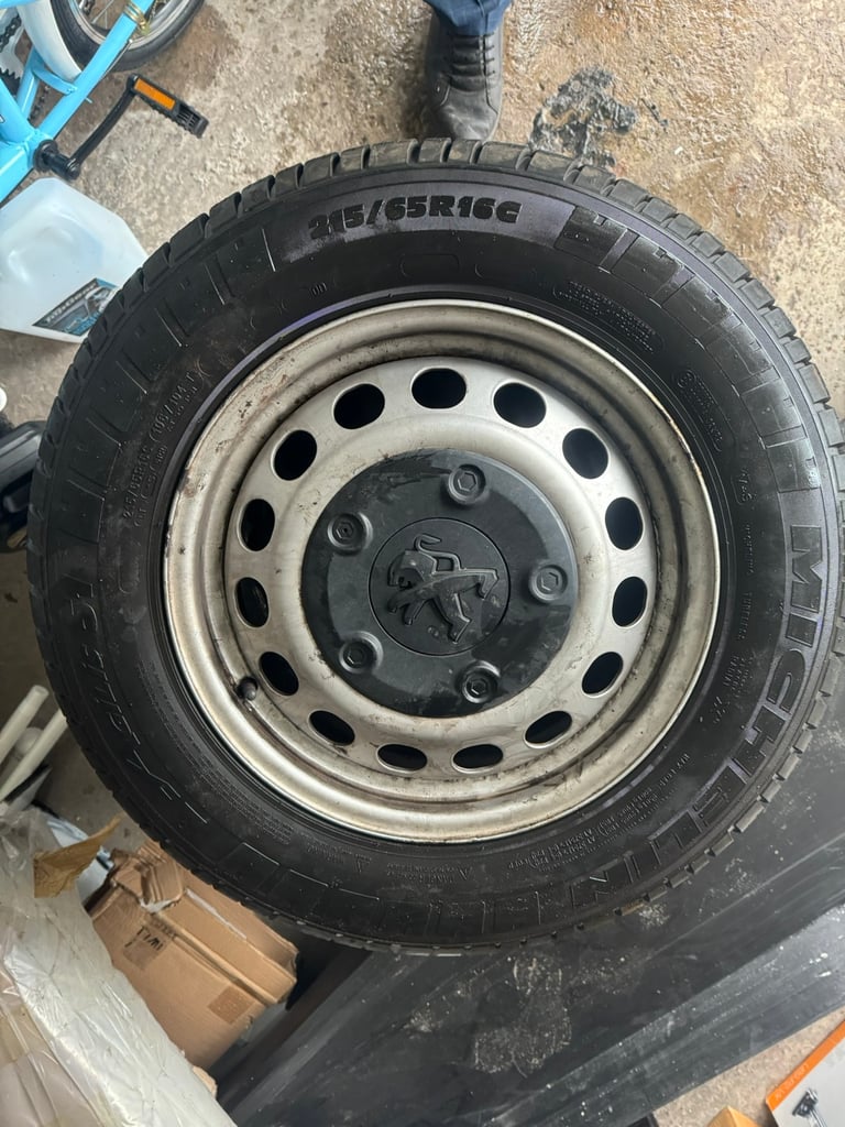 2018 Peugeot expert 16inch wheels and Tyers