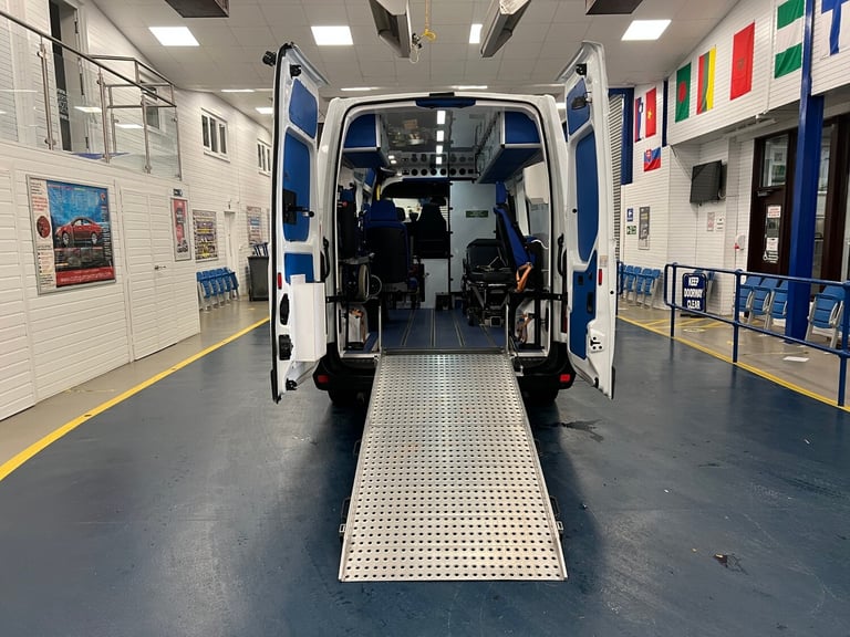 2016 Renault Master LM35 BUSINESS 2.3DCI 130PS LWB 7 SEAT DISABLED ACCESS MINIBUS C/W STRETCHER P...