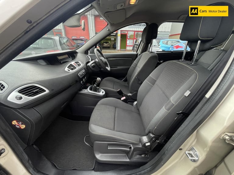 2010 Renault Scenic 1.5 dCi Dynamique TomTom MPV 5dr Diesel Manual Euro 4 (106 ps) MPV Diesel Manual