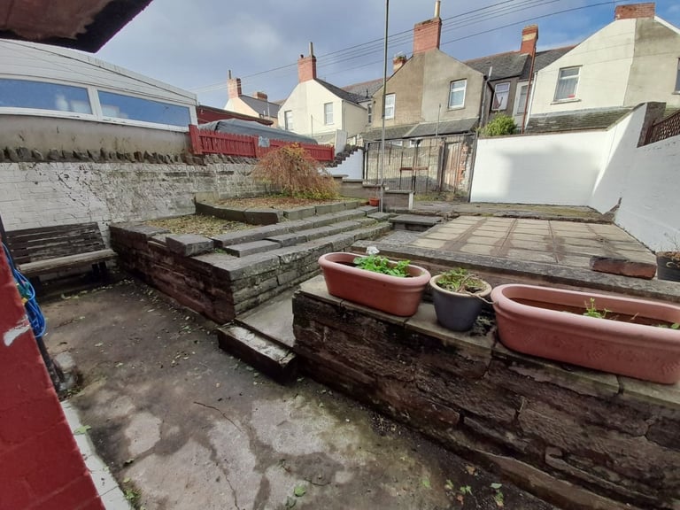 Lovely quiet double room, garden facing