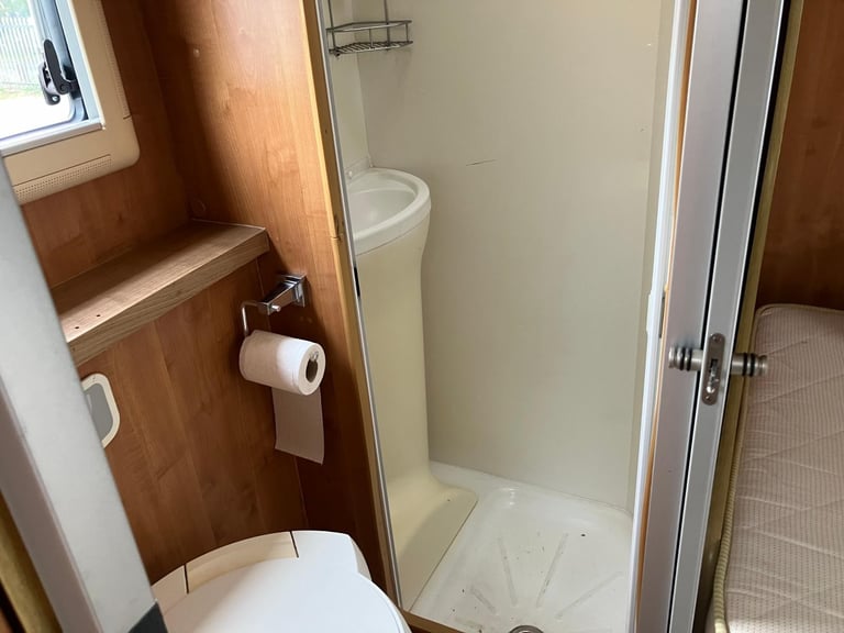Autotrail XL 670B Fixed Bed 2010 Fiat Ducato 4 Berth 