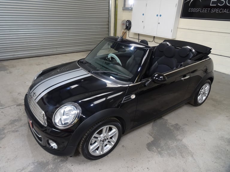 Mini Convertible 1.6 Cooper 2dr Automatic **LOW MILEAGE*ONLY 26000 MILES**