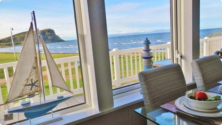 Craig Tara Ayr, Platinum 2 Bedroom Caravan for hire. Veranda, Sea Views, WiFi