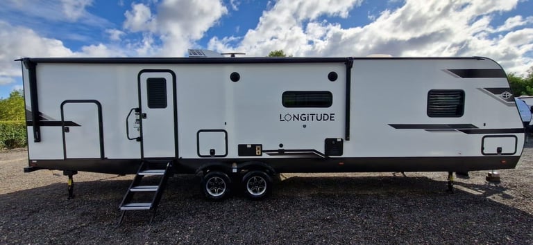 Forest River East To West Longitude 319BH American Caravan 5th Wheel