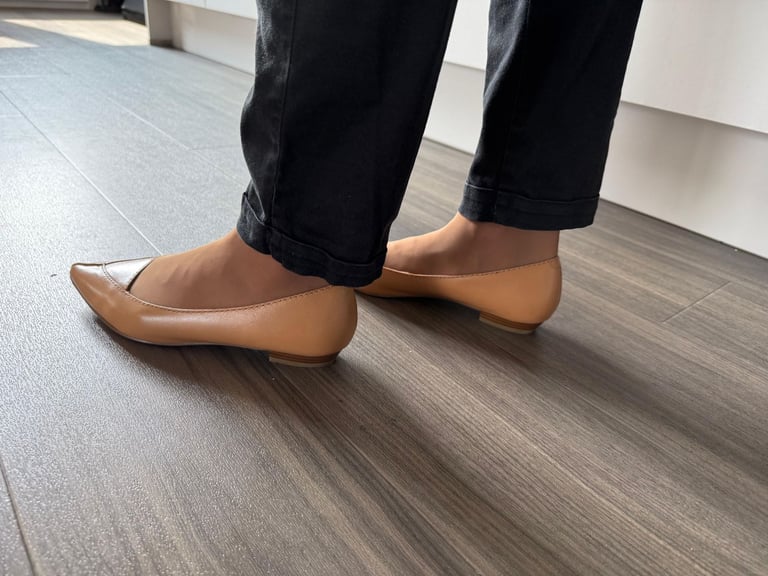 Caramel leather pointed toe ballet flats