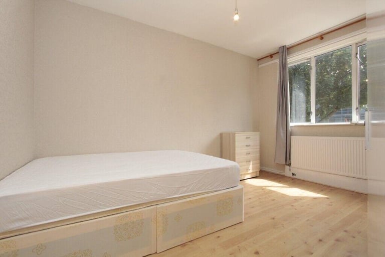 Stepney Green •  3 doubles rooms • Available now •  0 Deposit Available
