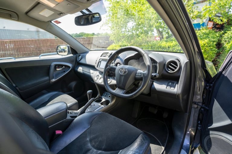 2012 Toyota RAV4 2.2 D-CAT SR SUV 5dr Diesel Auto 4WD Euro 5 (150 ps) ESTATE Diesel Automatic
