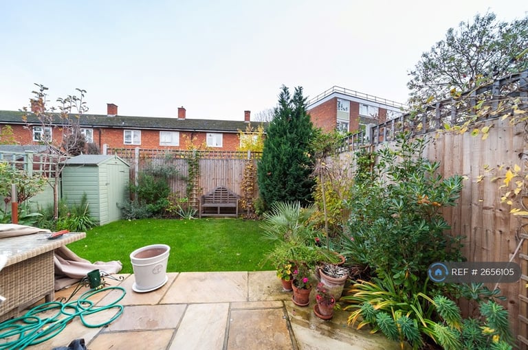4 bedroom house in Glentanner Way, London, SW17 (4 bed) (#2656105)
