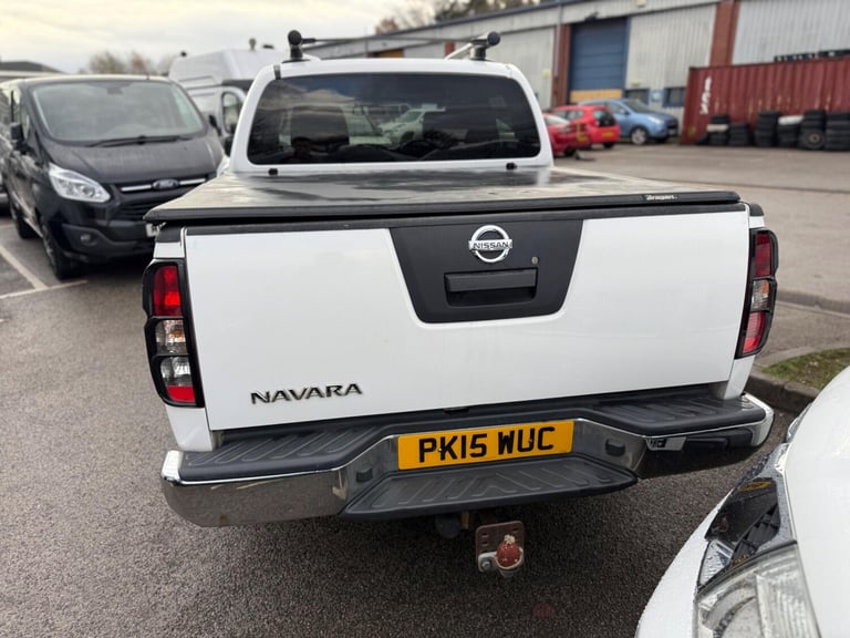 2015 Nissan Navara Double Cab Pick Up Tekna 2.5dCi 190 4WD Auto PICK UP DIESEL Automatic