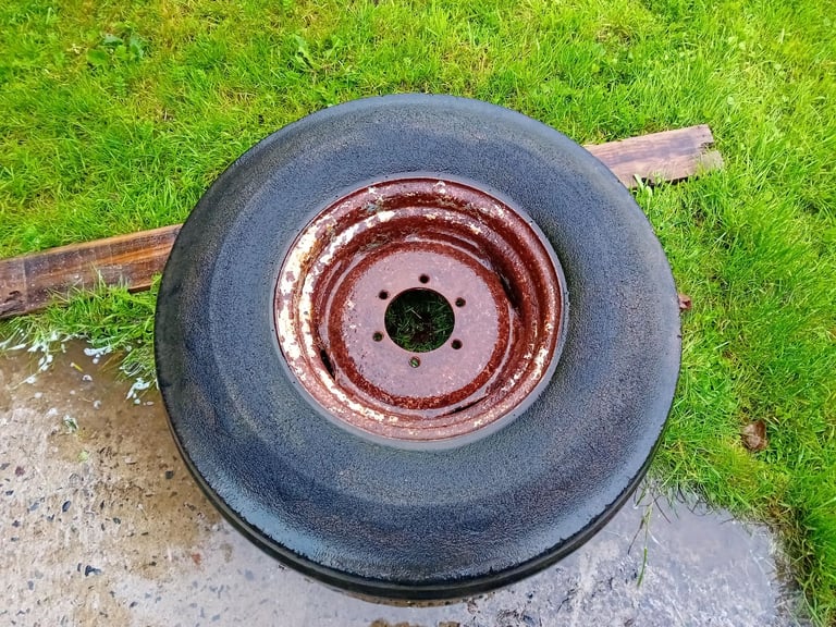 image for Tractor/trailer wheel (ford massey ferguson david brown )