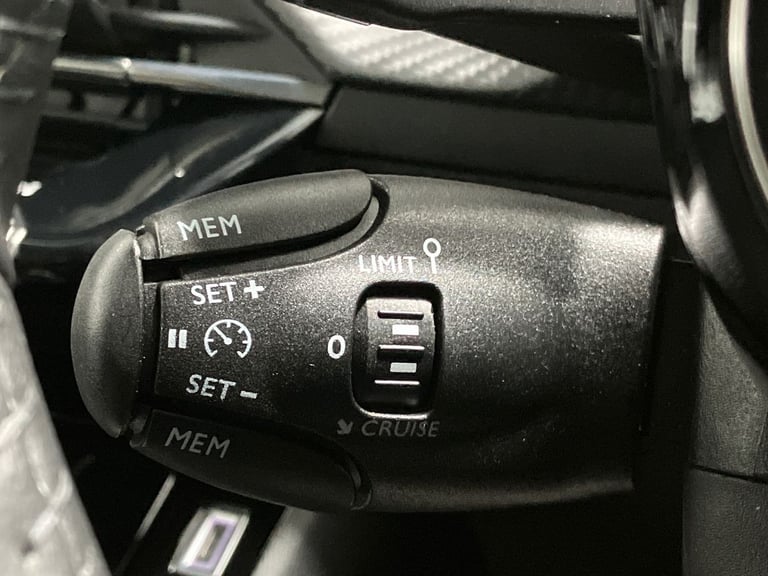 2025 Peugeot 2008 1.2 PureTech 130 Allure 5dr EAT8 Estate PETROL Automatic
