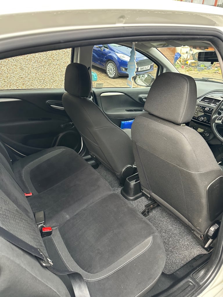 Fiat, PUNTO, Hatchback, 2016, Manual, 1242 (cc), 5 doors