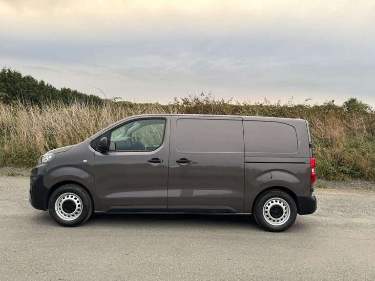 Peugeot Expert 1.5 BlueHDi 1000 Professional Premium Van 6dr Diesel M... 2021/71