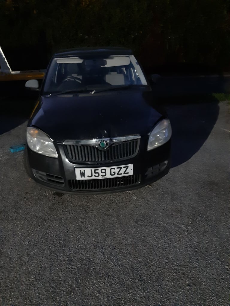 2009 skoda fabia 1.4 petrol breaking 