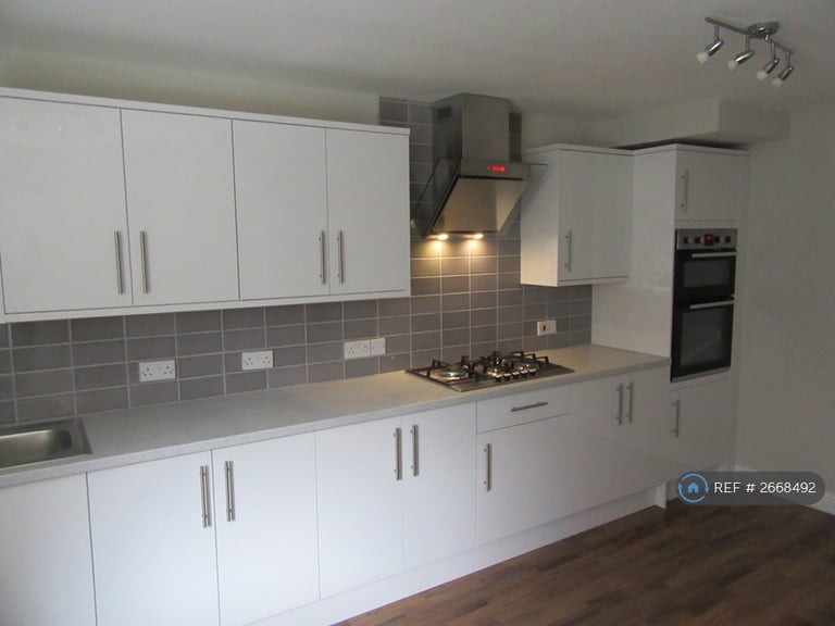 7 bedroom house in Grant Avenue, Liverpool, L15 (7 bed) (#2668492)