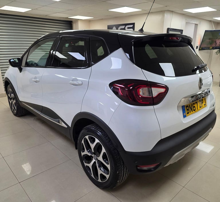 RENAULT CAPTUR 1.2 Signature X Nav TCe White Petrol 2017 WARRANTY 12 MONTHS MOT