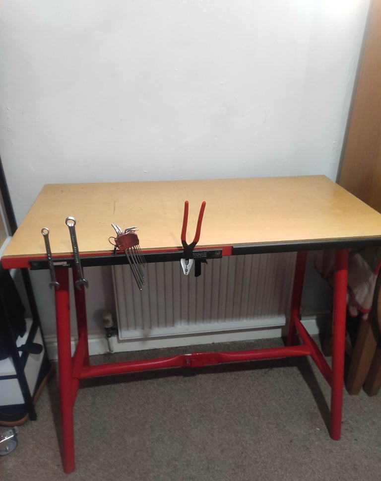 Folding Work bench by Clarke  Heavy duty bench, quick fold