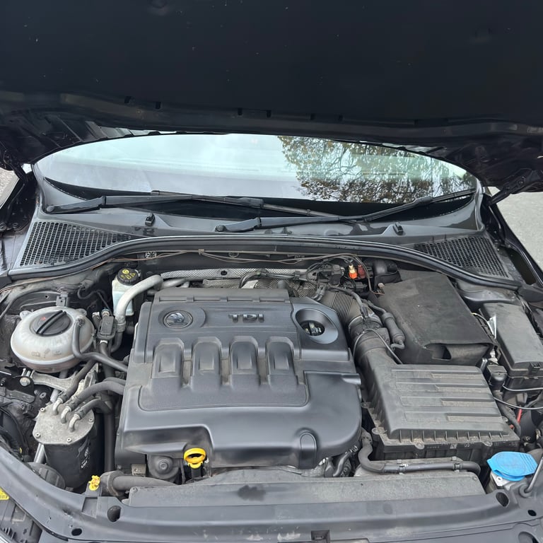 Skoda, OCTAVIA, Hatchback, 2014, Semi-Auto, 1968 (cc), 5 doors