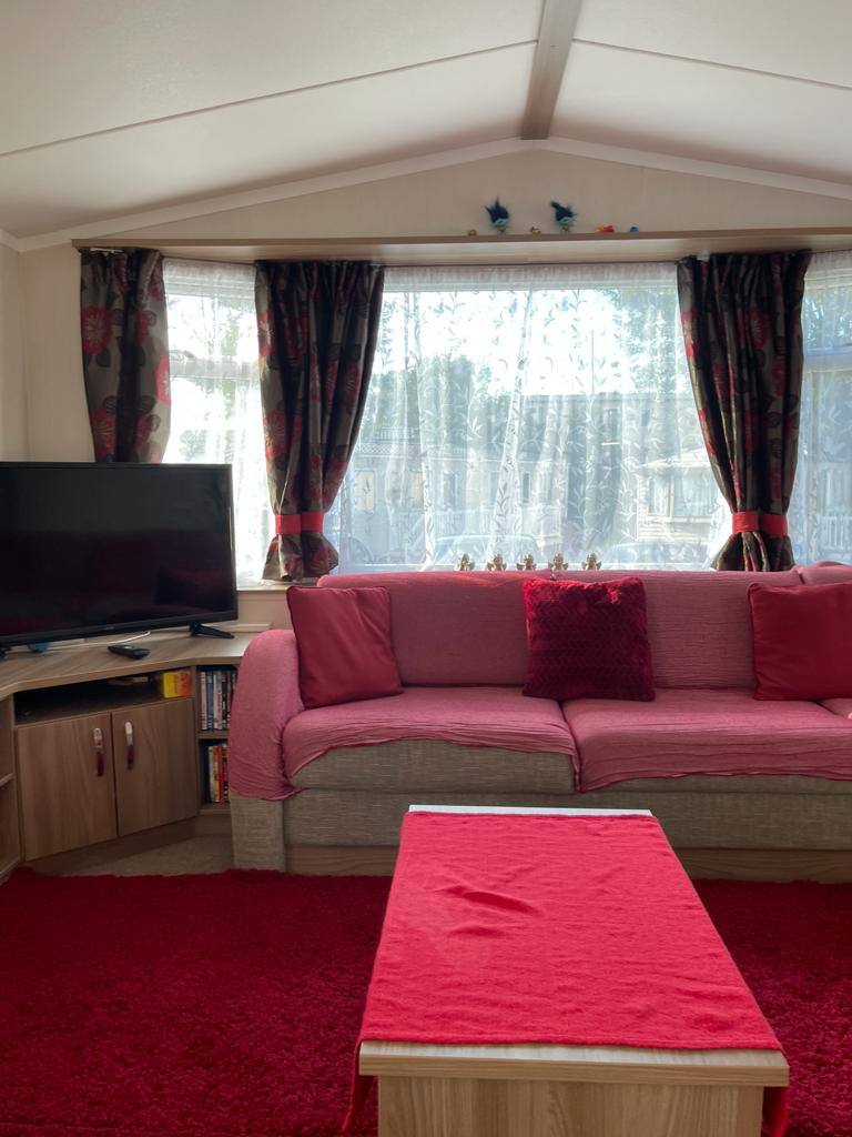 !!!!! BARGAIN!!!!!! SWIFT LOIRE STATIC 8 BIRTH CARAVAN 