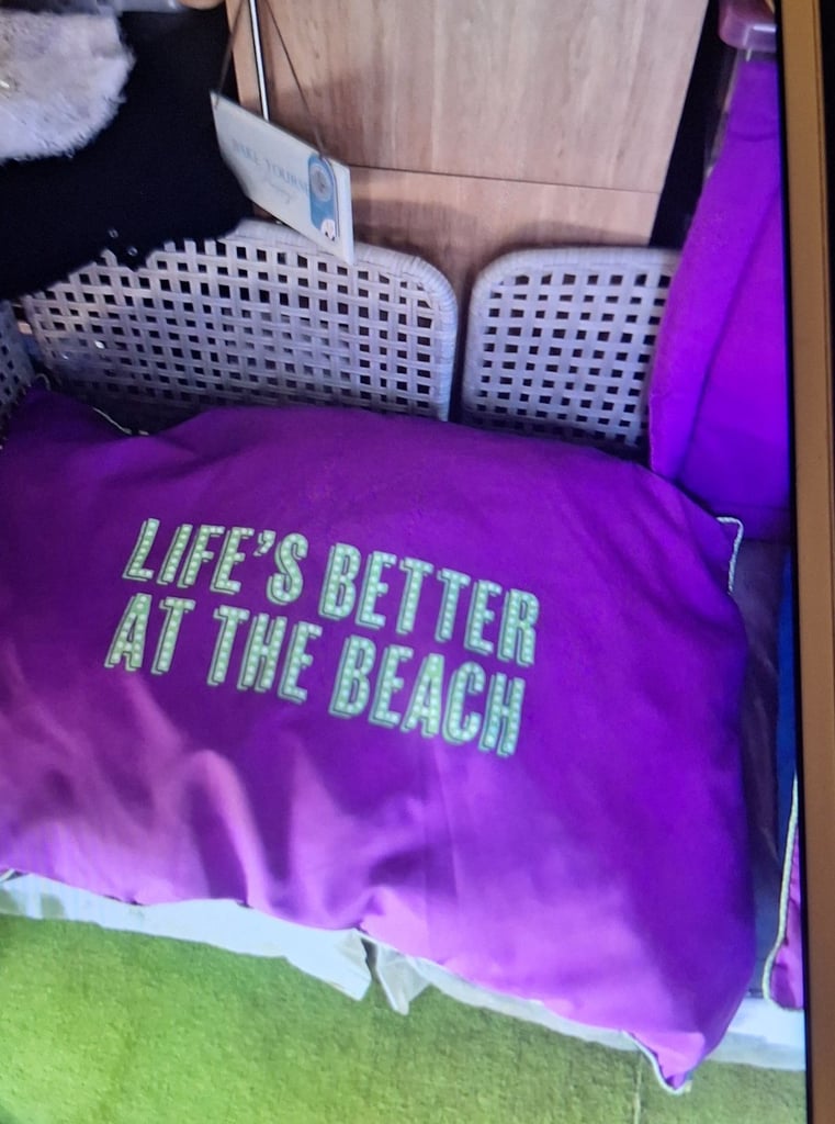 PETS AT HOME DESIGNER DOG BEDS XL BREED  TO LARGE ...