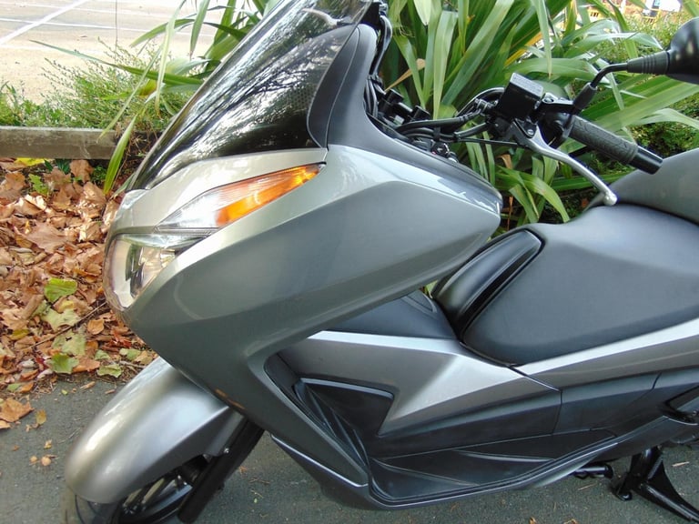 Honda NSS 300 A-D 2016 Forza 300cc Automatic Scooter low miles serviced new MOT 