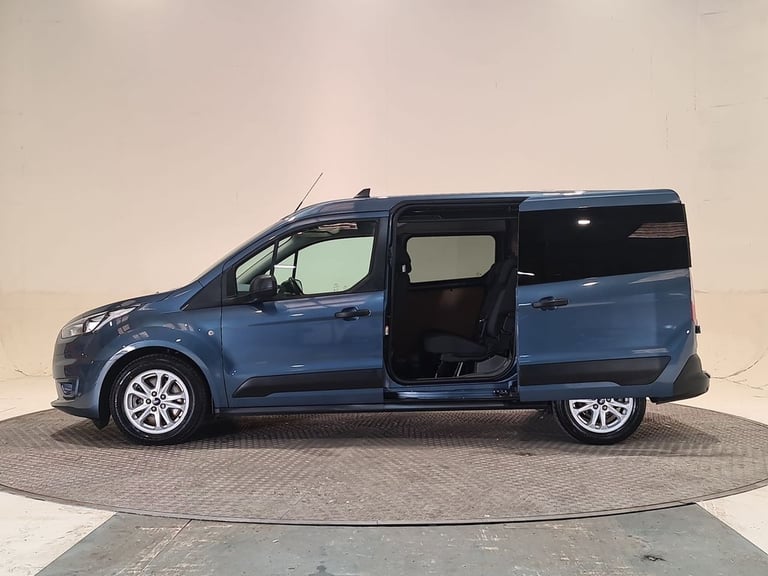 FORD TRANSIT CONNECT 1.5 240 ECOBLUE TREND AUTO L2 120 BHP COMBI VAN
