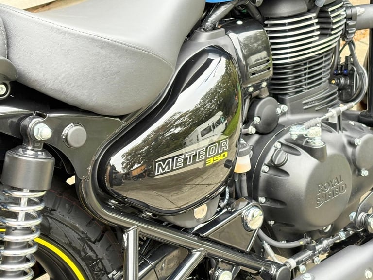 2024 / 24 Royal Enfield METEOR 350 £2750 Blue 134 miles.
