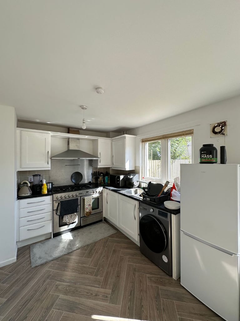 Single Room Available (Student House)