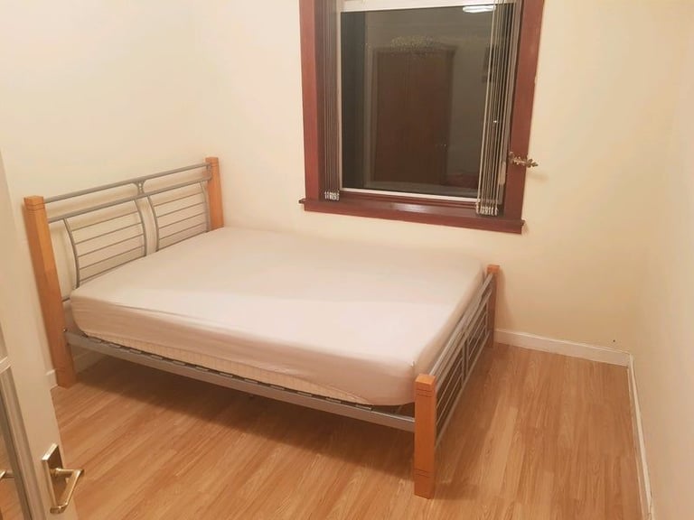 Double room to let