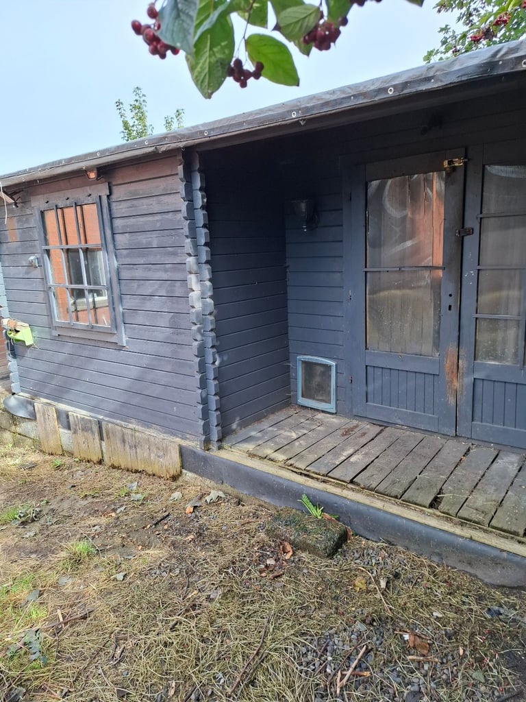 Shed large 16 x 19 feet. 