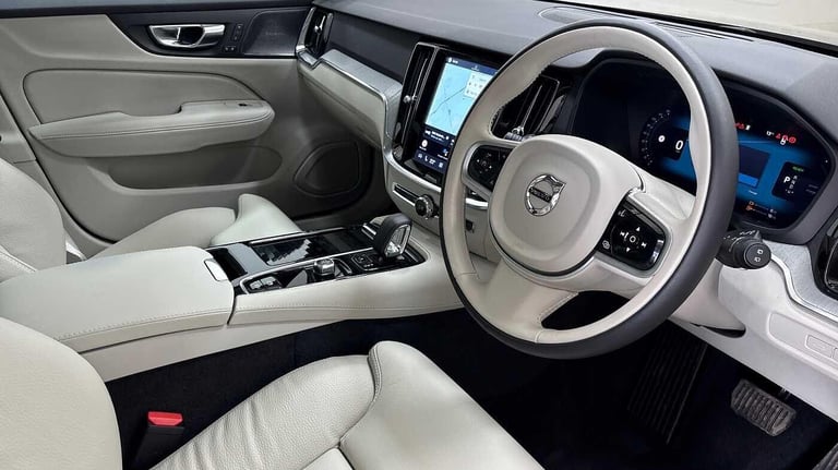 2025 Volvo V60 2.0 T8 [455] PHEV Ultra Dark 5dr AWD Auto ESTATE PETROL/ELECTRIC Automatic