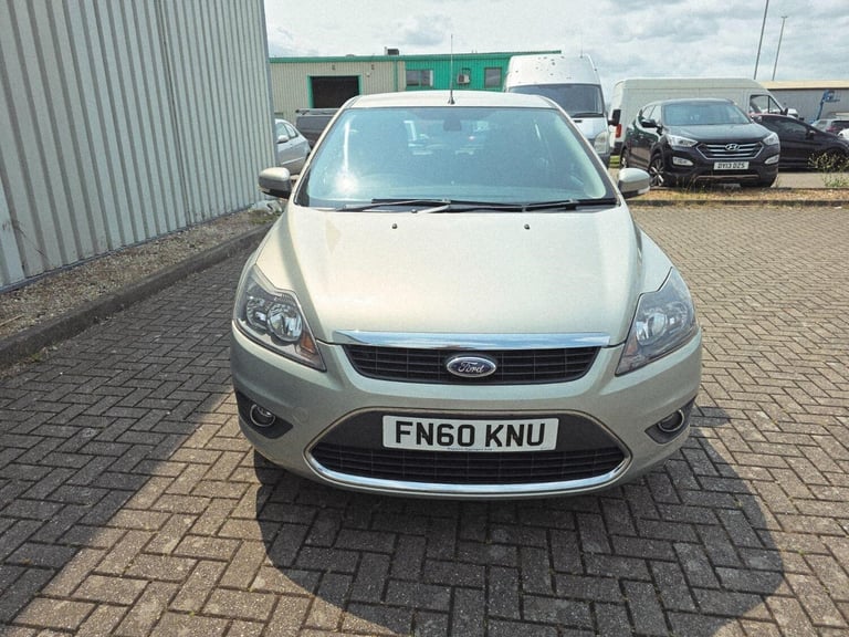 FORD FOCUS 1.6 Titanium 5 DOOR AUTOMATIC 2010
