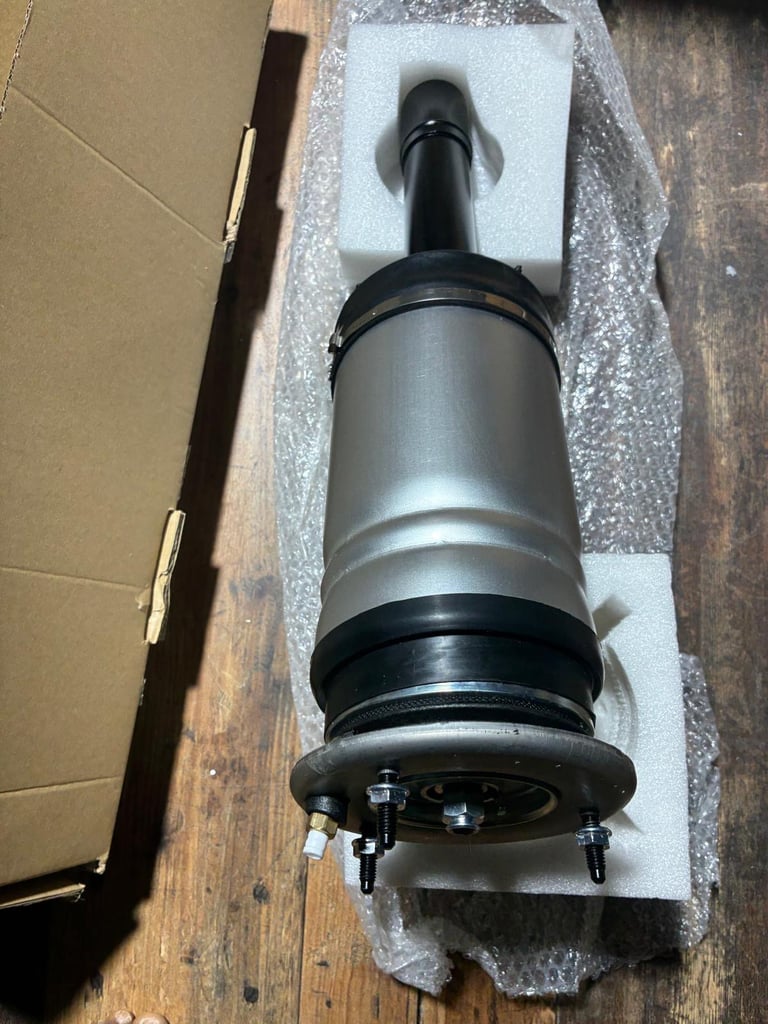 RANGE ROVER SPORT FRONT AIR SPRING STRUT- £ 100