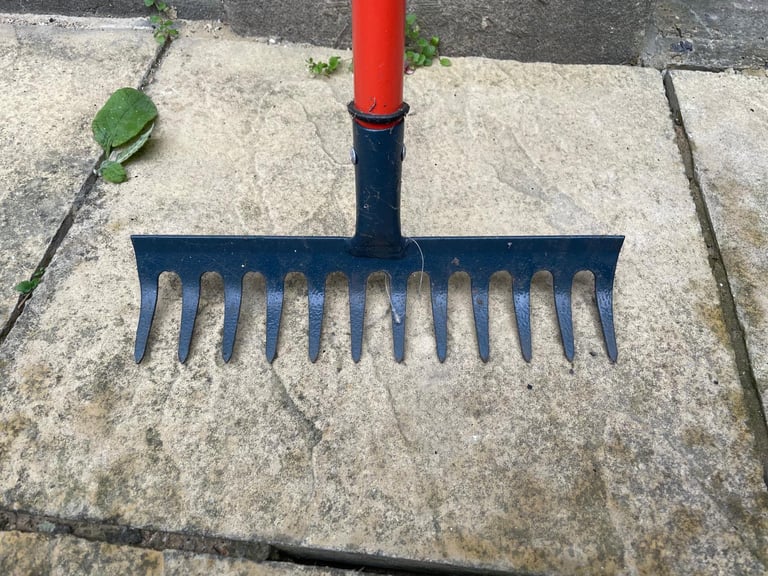 Shovel, rake, border fork 