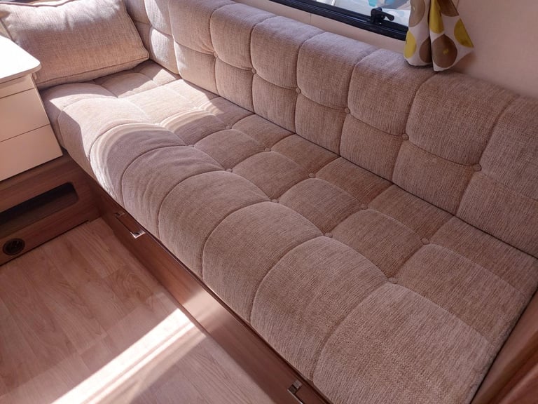 2016 Lunar Venus 460 2 Berth End Washroom Caravan