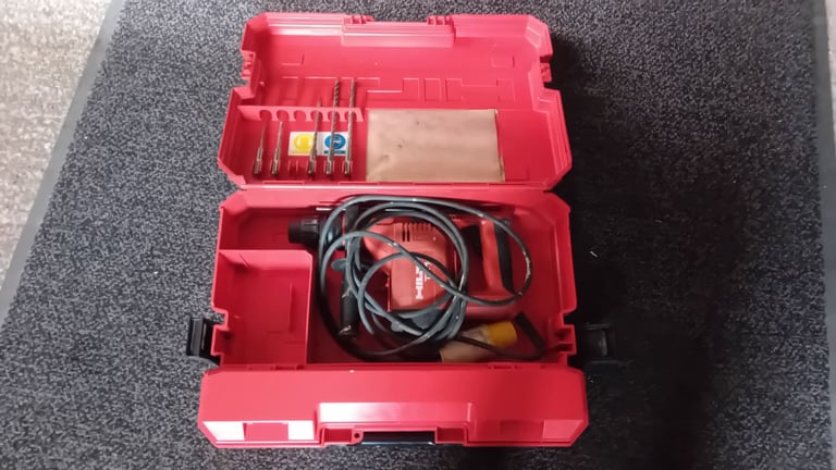 image for HILTI TE14 ROTARY HAMMER DRILL AND ACCESORIES FWO AND GOOD CONDITION