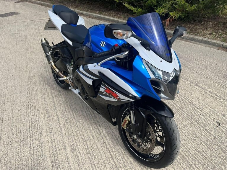 2014 14 SUZUKI GSXR 1000 L4 BLUE  WHITE SPORTS R1 GSXR1000 - LOW MILES CBR