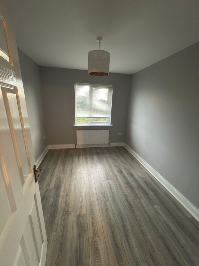 3 Bedroom Semi-Detached House to rent in Meigh