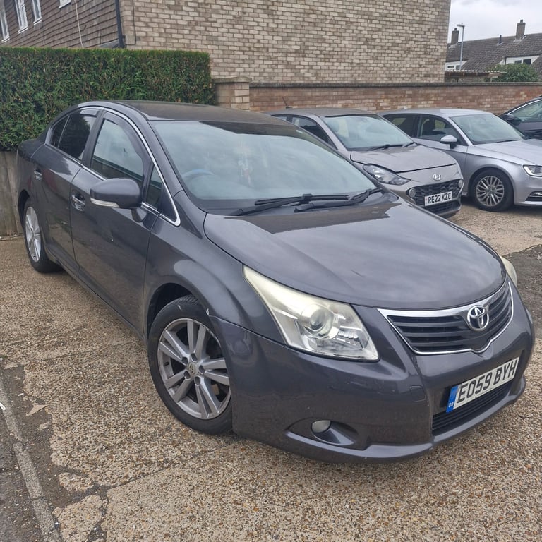 Toyota avensis 2009 grey 