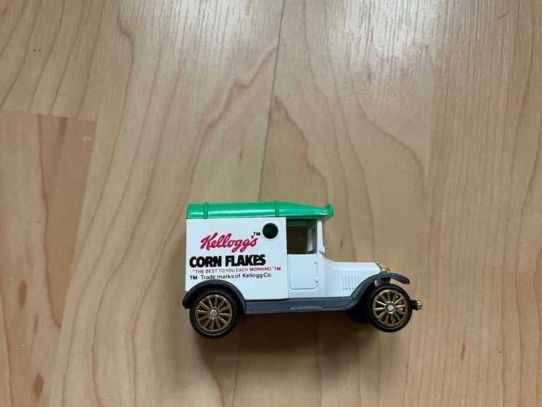 Bundle of die-cast models 