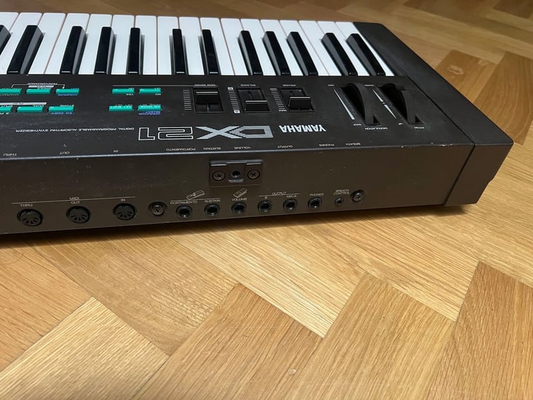 Yamaha DX21 FM Synthesizer