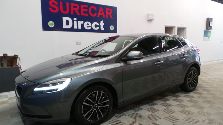 2017 Volvo V40 T3 [152] Momentum 5dr Geartronic HATCHBACK Petrol Automatic