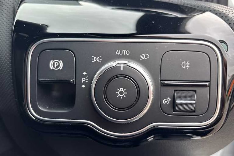 2020 Mercedes-Benz A-Class A200 Sport 4dr Auto SALOON PETROL Automatic