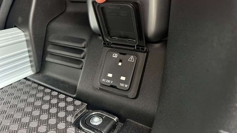 2023 Land Rover Defender 5.0 P525 V8 Carpathian Edition 90 3dr Auto ESTATE PETROL Automatic