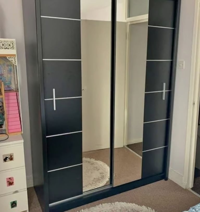 image for ♥️Beautiful 2,3 door sliding wardrobe with Plenty of pace for hanging and shelves.♥️🥳 cash on deliv