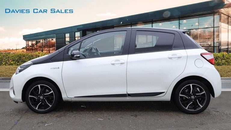 2018 18 TOYOTA YARIS 1.5 VVT-H GREY BI-TONE HATCHBACK 5DR PETROL HYBRID E-CVT EU